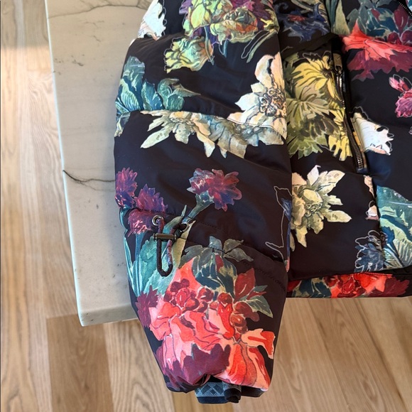 Obermeyer Black Alpine Flowers Watercolor puffer multicolor Ski jacket - Picture 11 of 14